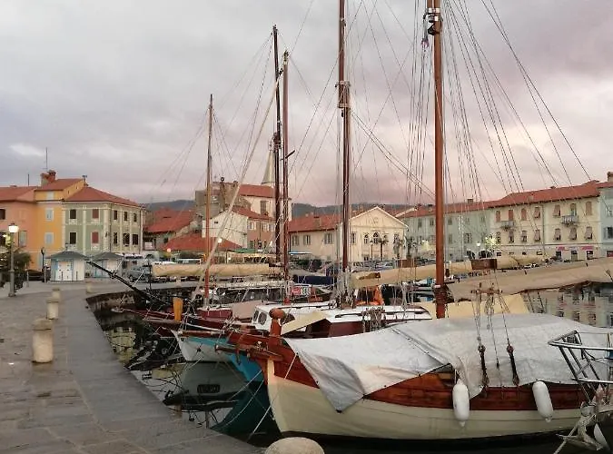 Lucky 7 アパート *